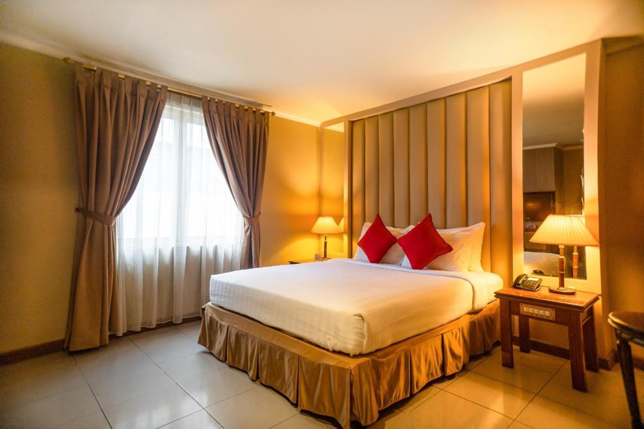 Olympic Hotel Jakarta Exterior photo
