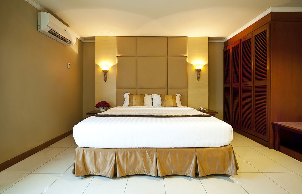 Olympic Hotel Jakarta Exterior photo