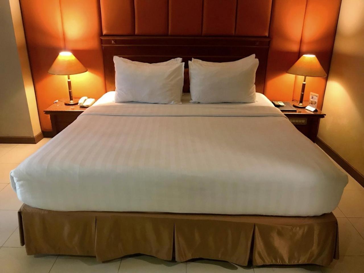 Olympic Hotel Jakarta Exterior photo